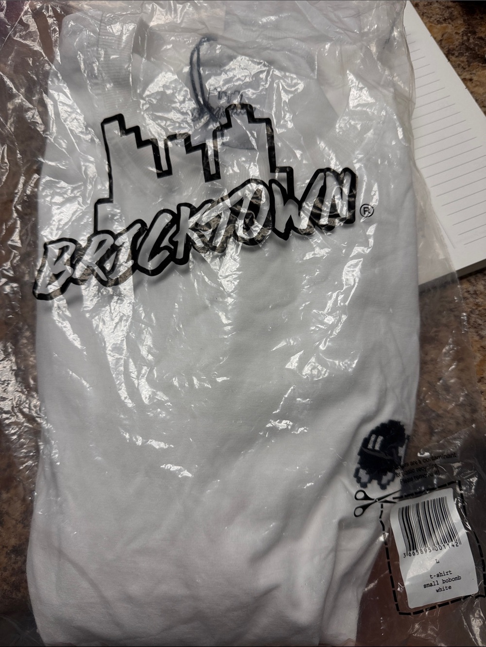 Brick Town Super Mario White T-Shirt with small bobomb Size Large New With tag - Picture 7 of 8